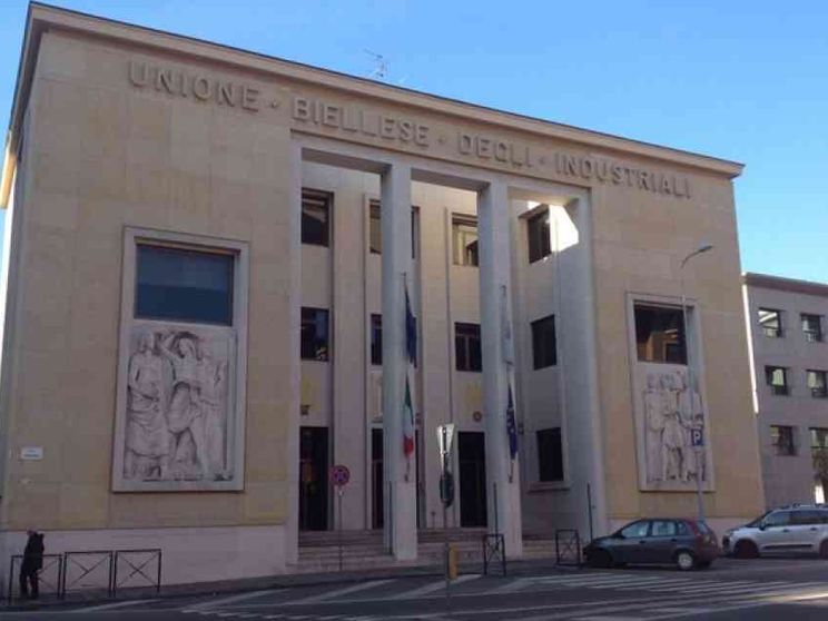 A Biella l'impresa adotta la scuola