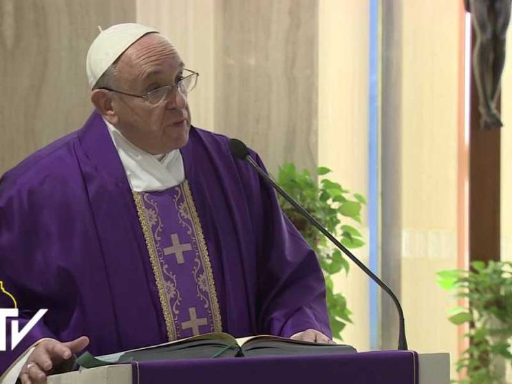 Papa: rigidità e mondanità, un disastro per i sacerdoti
