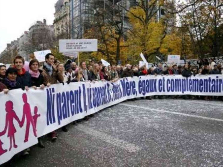 Francia, media in campo contro la legge bavaglio