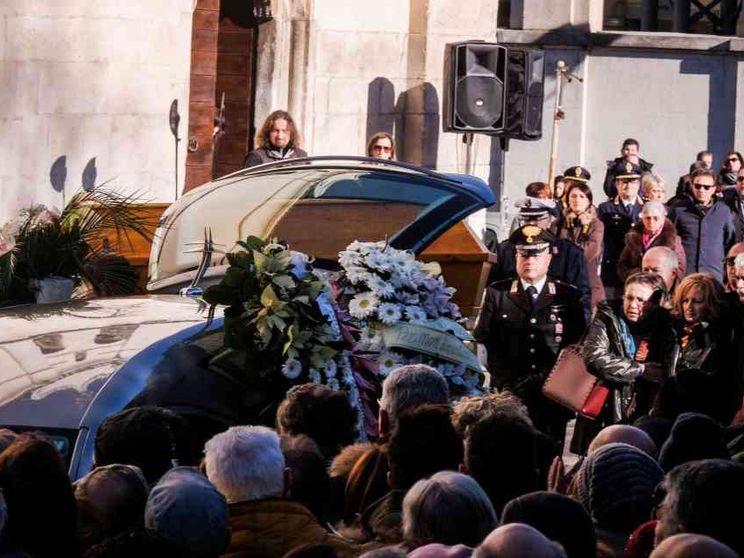 Addio Fabrizia, morta a Berlino. «Tu lontana, questa terra non dà speranza»