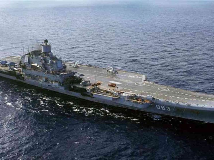 Trump flirta con Mosca ma Putin si rafforza sui mari