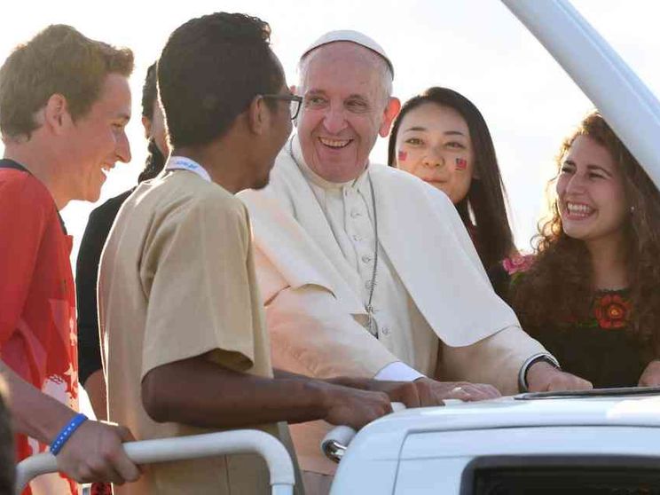 Papa Francesco ai giovani: «Non abbiate paura di scelte audaci»