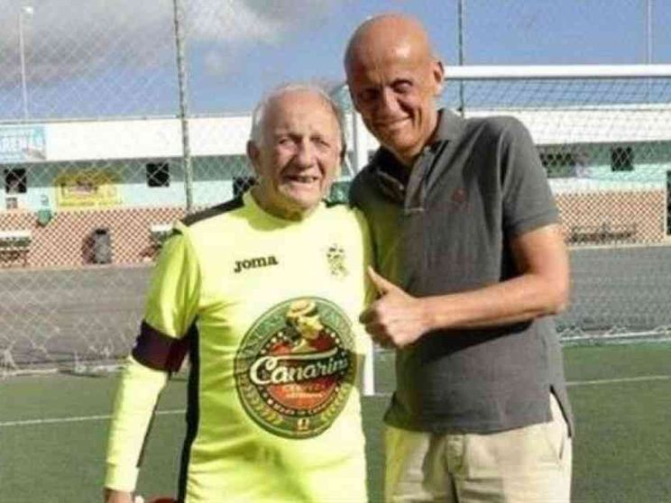 Lascia lo sport a 82 anni il portiere più anziano del mondo