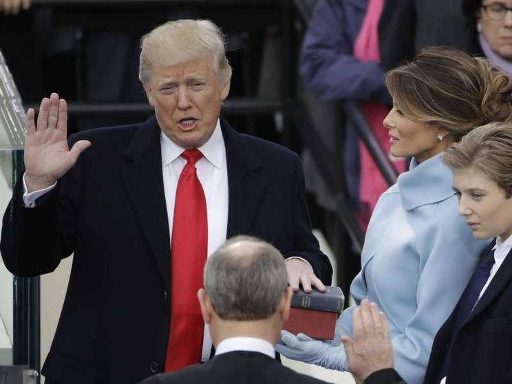 Donald Trump ha giurato, è il 45° presidente. Discorso patriottico