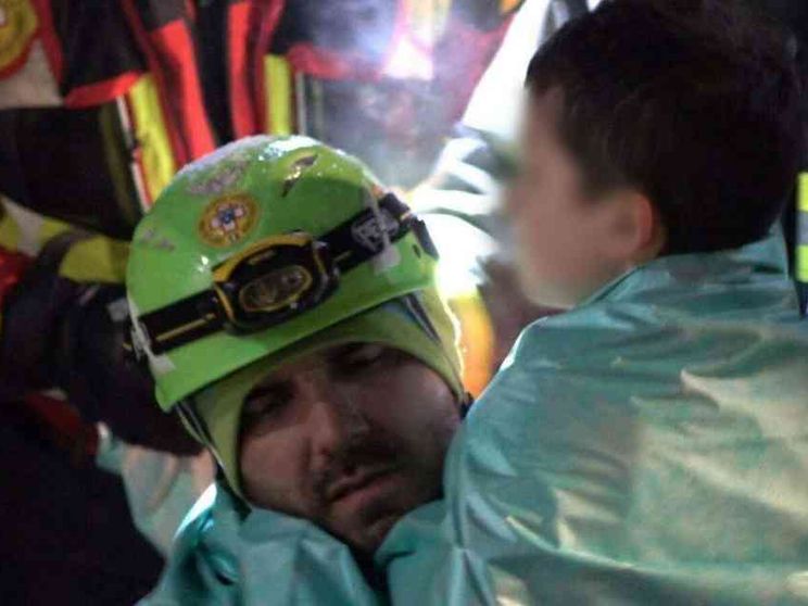 Nove persone già in salvo, 23 i dispersi e 5 le vittime