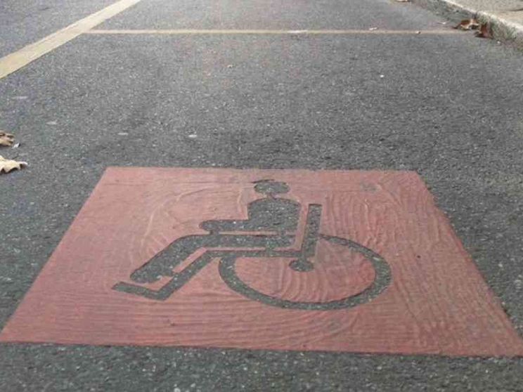 Il vero scandalo degli invalidi: l’assegno di 279 euro