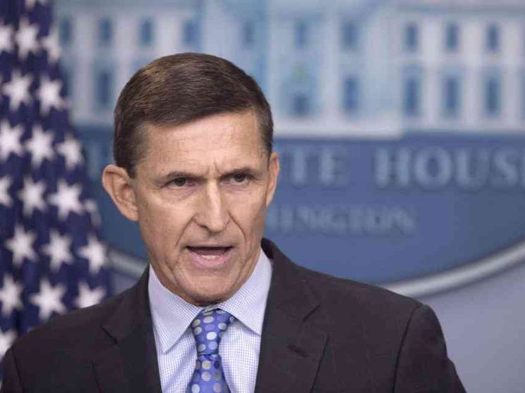 Si dimette il consigliere per la sicurezza di Trump. «Ricattabile da Mosca»