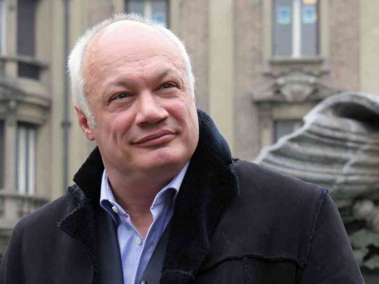 Nel nuovo romanzo di Schmitt un'indagine sull'identità di Dio