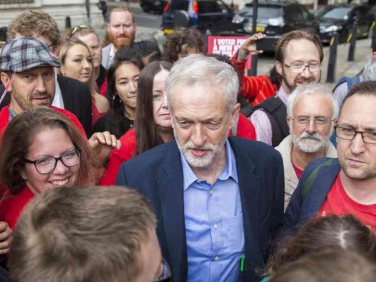 Partito diviso e leader in crisi, Laburisti senza riferimenti