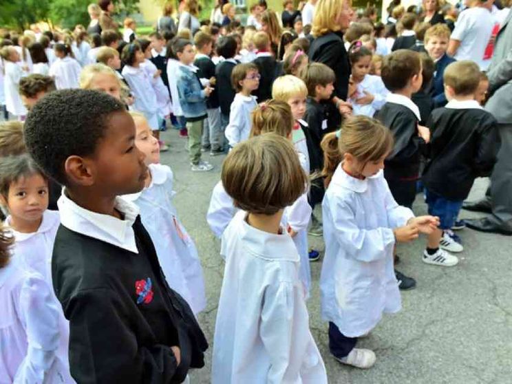 Bocciare costa, vietarlo è inganno