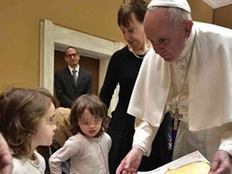 Incontro del Papa con i familiari: la strada dell'amore semina pace