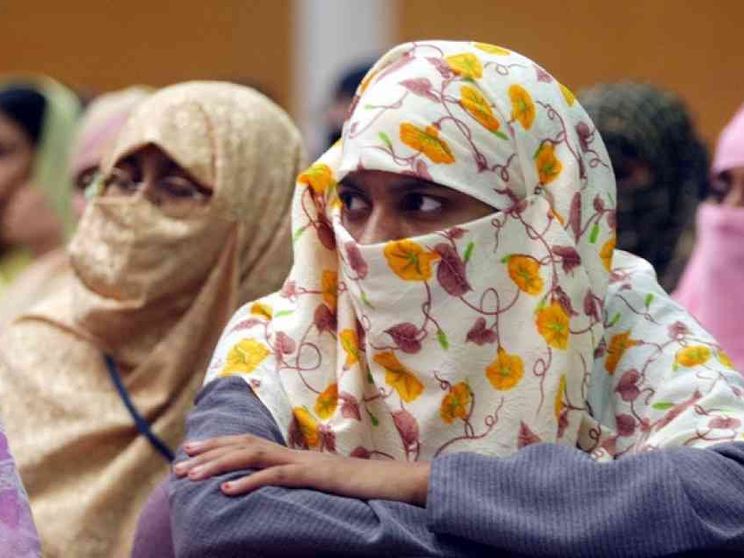 L'estremismo censura anche i testi scolastici