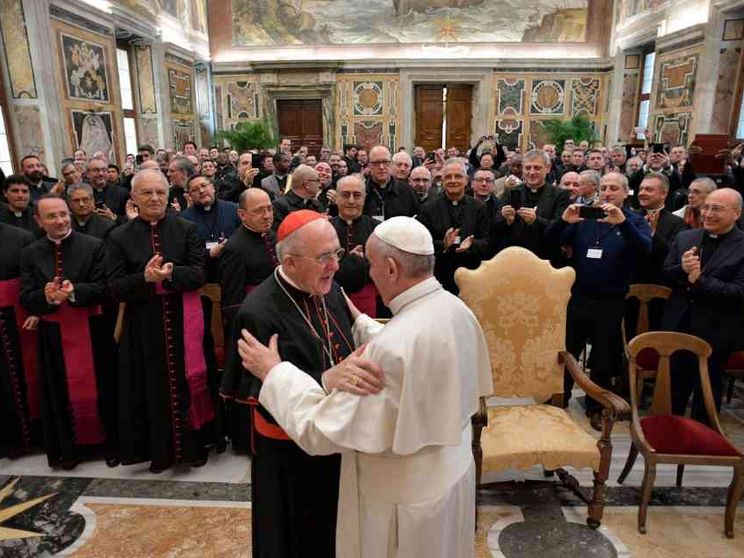 «Parroci, fatevi prossimi anche di chi convive»