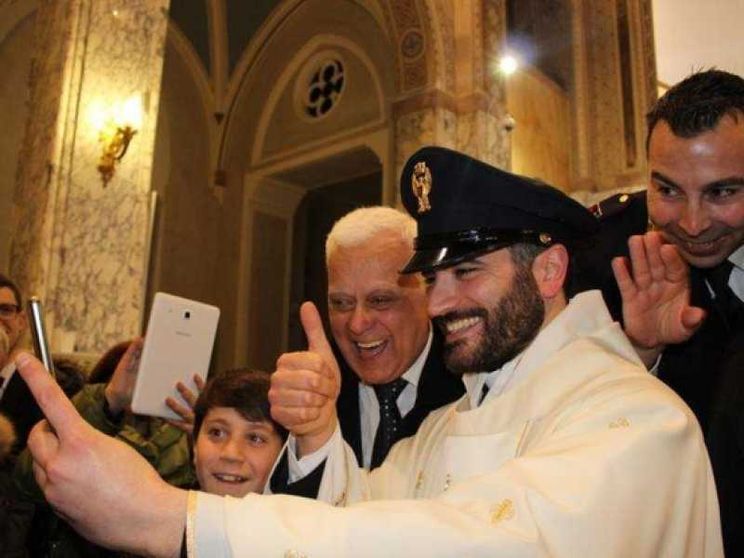 Don Ernesto: da poliziotto a prete per servire gli altri