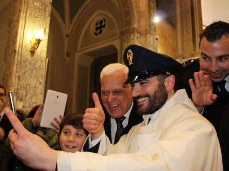 Don Ernesto: da poliziotto a prete per servire gli altri