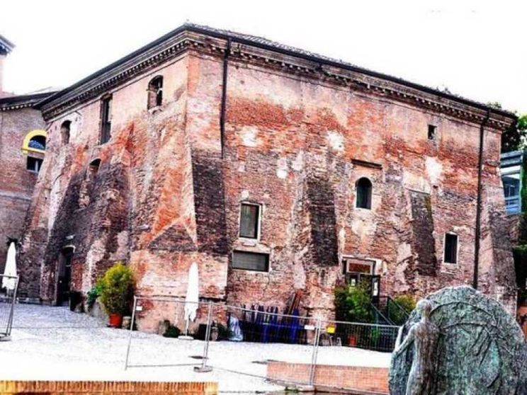 Le oscenità su Cristo dell'Arcigay: archiviare non si può