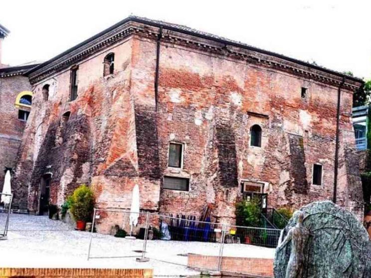 Le oscenità su Cristo dell'Arcigay: archiviare non si può