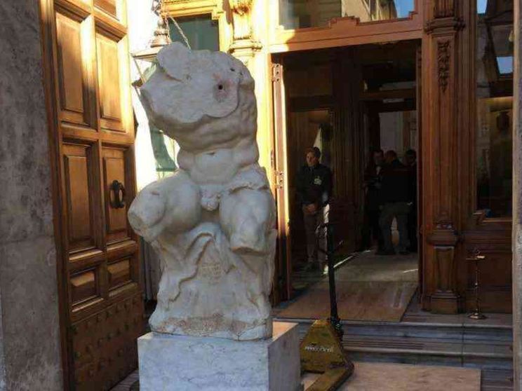Il Torso del Belvedere trasportato dai Musei Vaticani al Senato