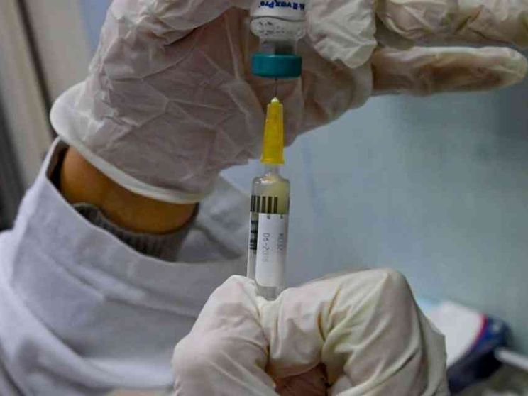 Vaccini, la crisi senza fine. È record di anziani morti