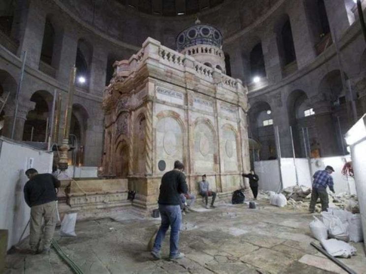 Restaurata l'Edicola del Santo Sepolcro, custodisce la tomba di Gesù