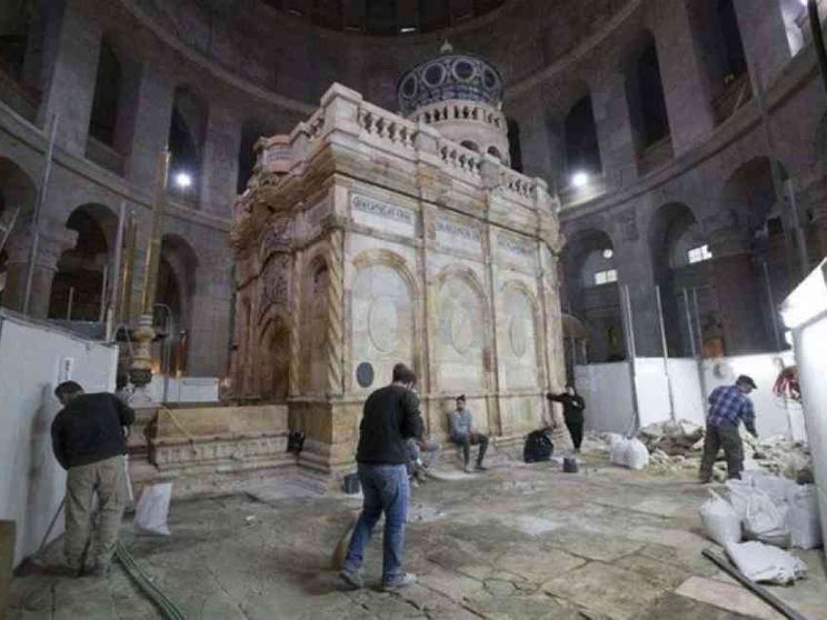 Restaurata l'Edicola del Santo Sepolcro, custodisce la tomba di Gesù