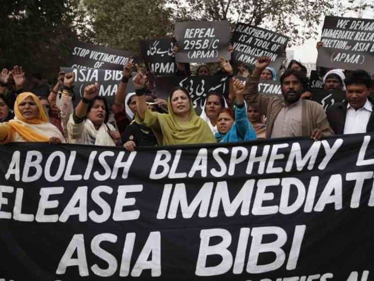 Pakistan, «vili ricatti» sui detenuti cristiani