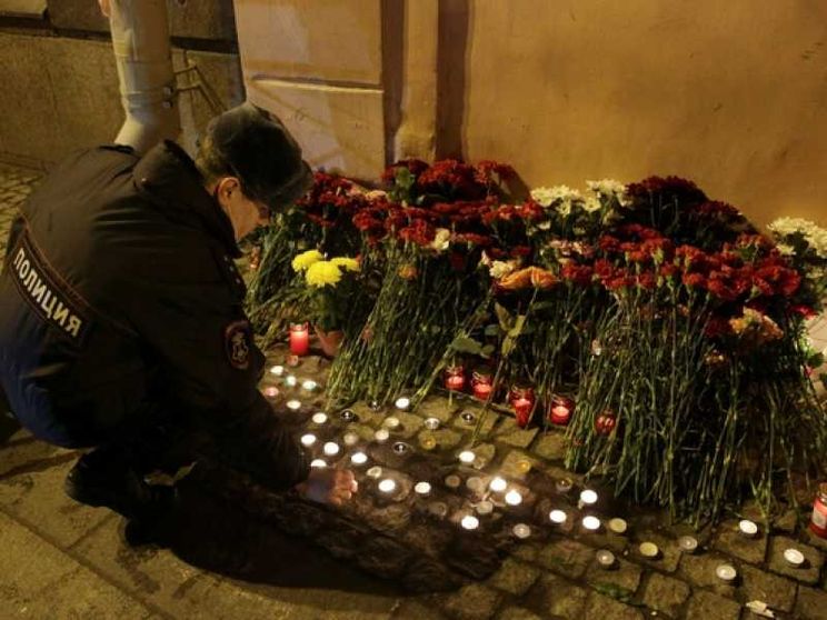 Bomba in metropolitana a San Pietroburgo. L'intelligence: kamikaze kirghizo
