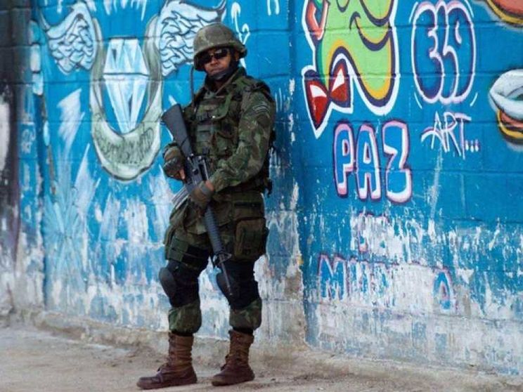 Rio violenta: la grande crisi uccide la tregua nelle favelas