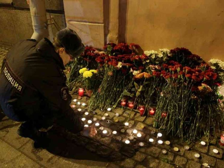 Bomba in metropolitana a San Pietroburgo. L'intelligence: kamikaze kirghizo
