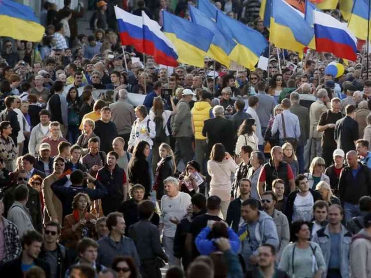 Lo Zar, le proteste e la tentazione facile dell'«infiltrazione esterna»