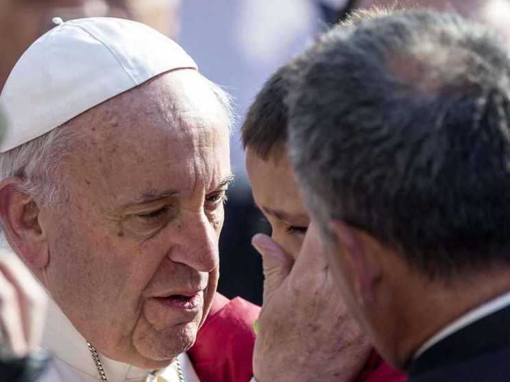 Il Papa: «In Siria inaccettabile strage, cessi questa tragedia»