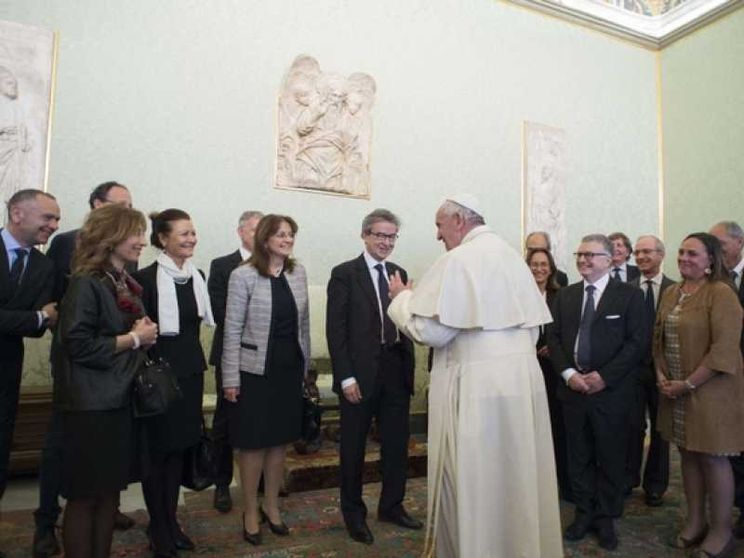 Il Papa: attenzione a uso distorto delle biotecnologie