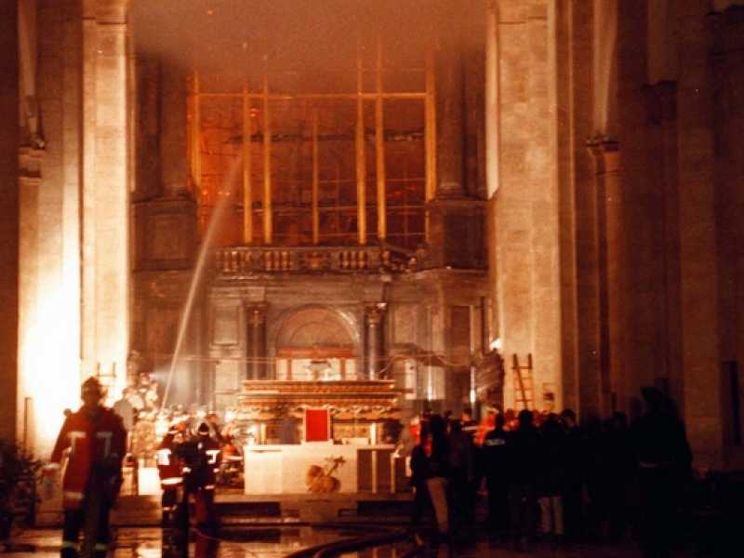 Il pompiere: «Così ho salvato la Sindone dalle fiamme»