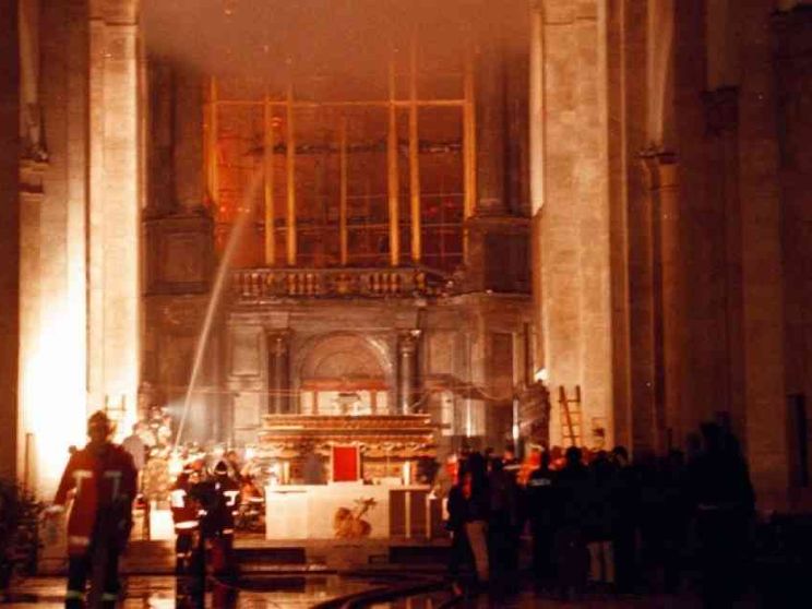 Il pompiere: «Così ho salvato la Sindone dalle fiamme»