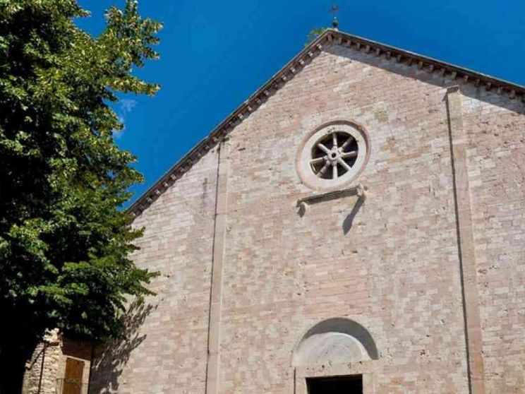 Il nuovo santuario di San Francesco. Con la reliquia del mantello