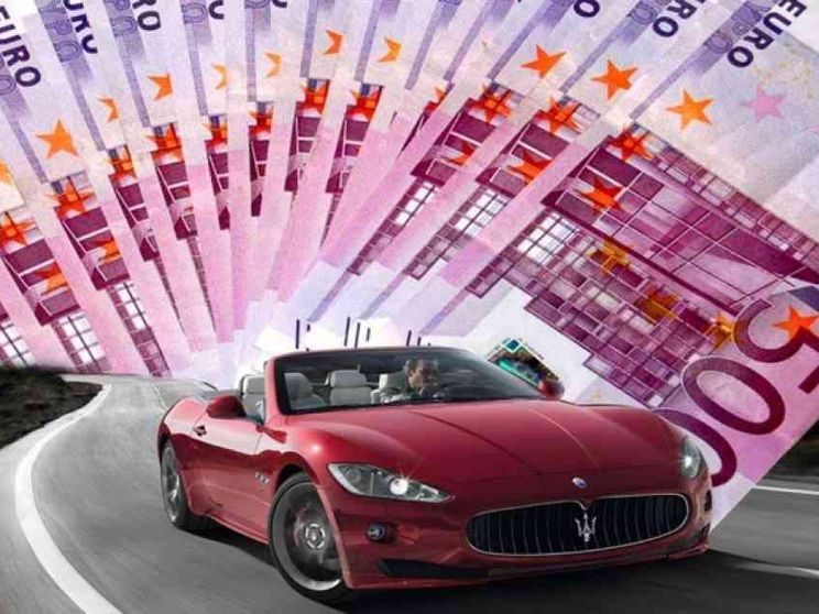 Superbollo, la tassa sul lusso che fa perdere soldi allo stato