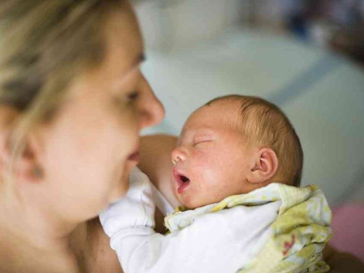 Bonus mamma da 800 euro. Ecco chi può chiederlo e come