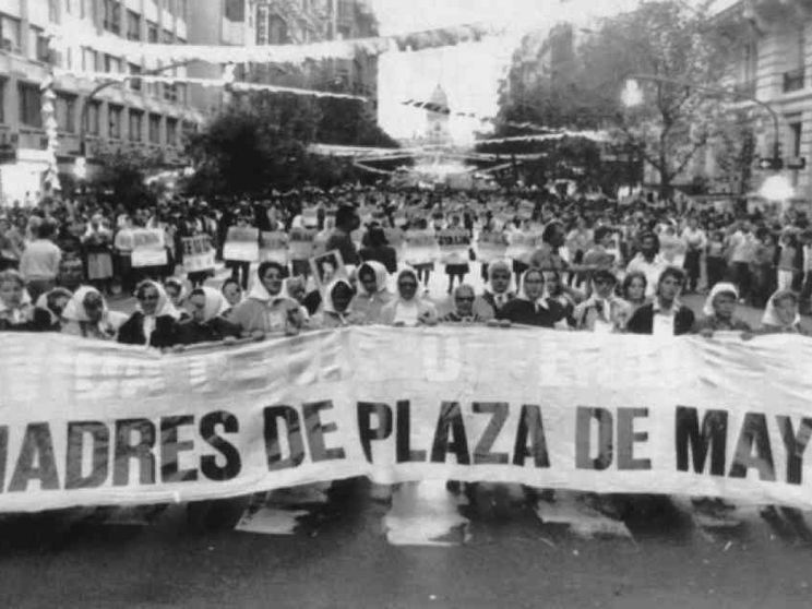 Plaza de Mayo, 40 anni fa le prime madri-coraggio