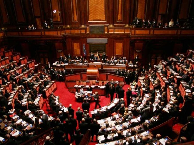 A 18 anni si può e si deve eleggere il Senato