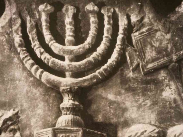 A Roma storia e mito della Menorà, il più antico simbolo ebraico