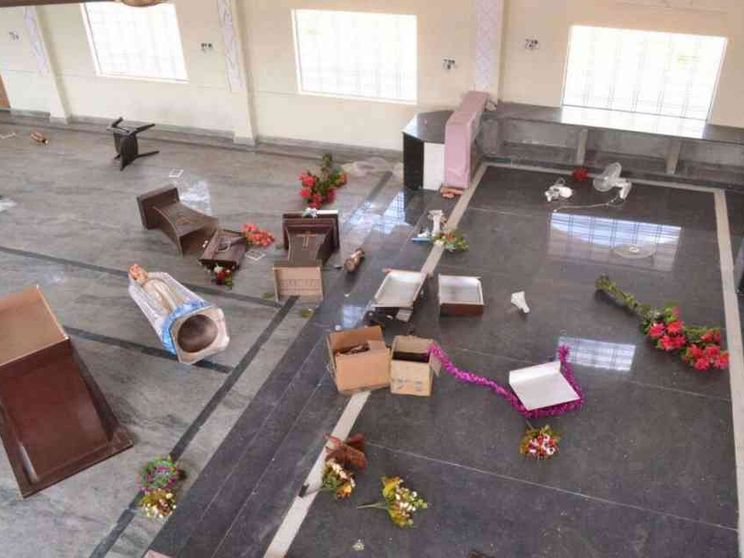 Atti di riparazione dopo la profanazione della chiesa della Madonna di Fatima