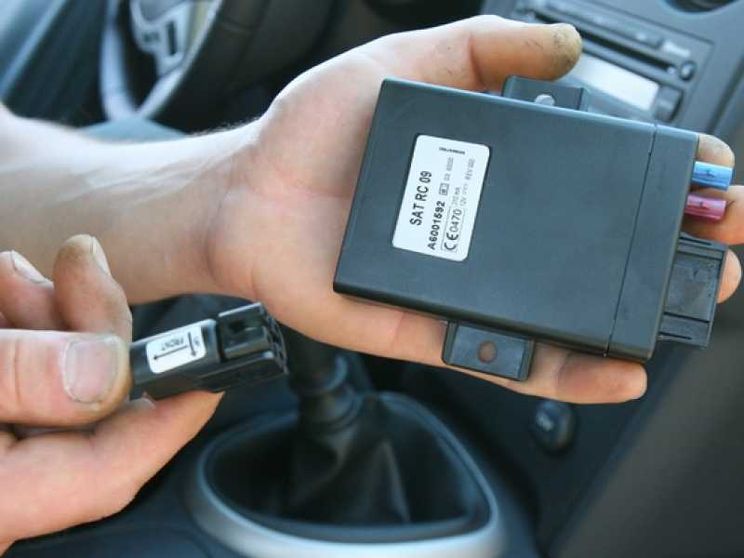 Boom della scatola nera in auto, ma conviene davvero?
