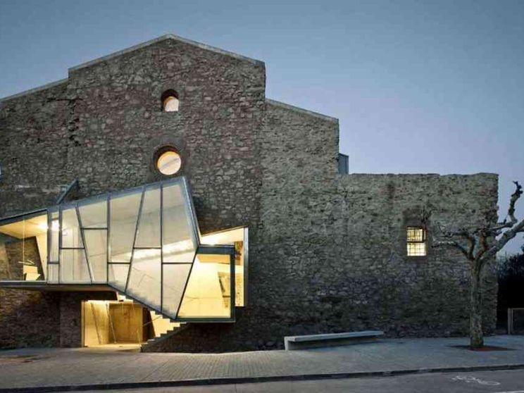 Costruire e rinnovare chiese per abitare l'attualità