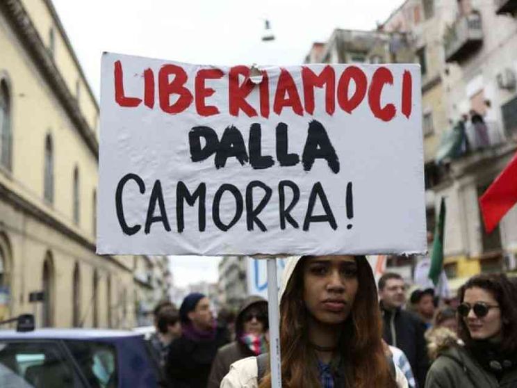 La camorra va fermata. Salviamo i bimbi di Afragola