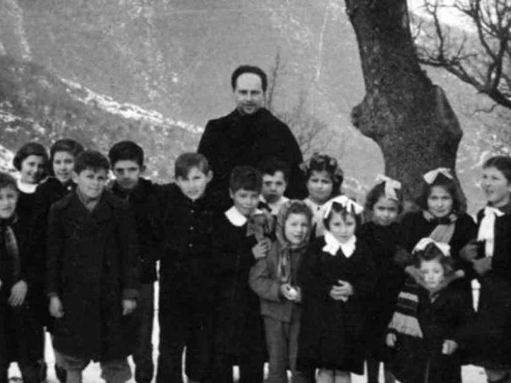 Don Milani, amore ai poveri e l'obbedienza responsabile