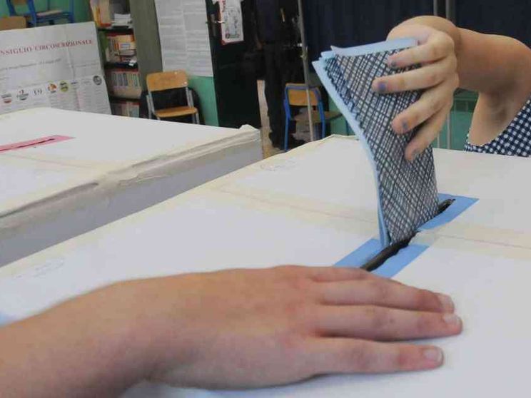 Crolla il M5S: fuori dai ballottaggi