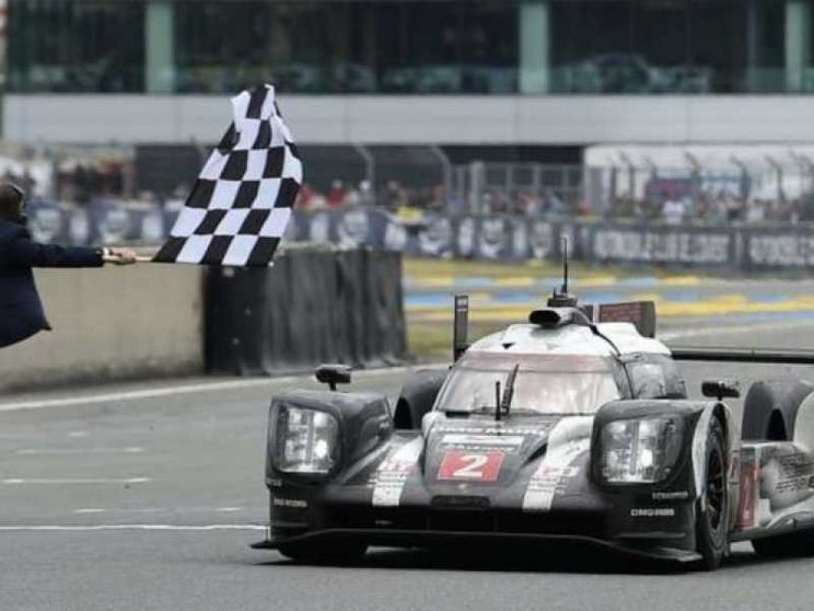 Storia e adrenalina, ma a Le Mans sfreccia il futuro