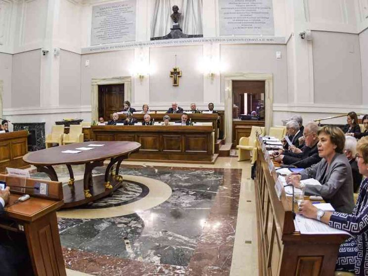 Allo studio la scomunica per corruzione