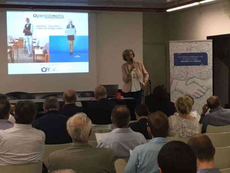 Le badanti si cercano in farmacia