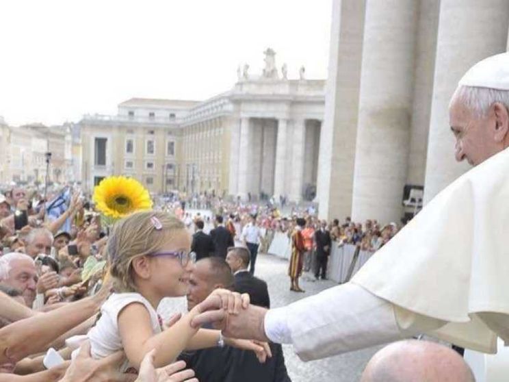 Domenica l'Obolo di San Pietro. Galantino: donare per aiutare il Papa